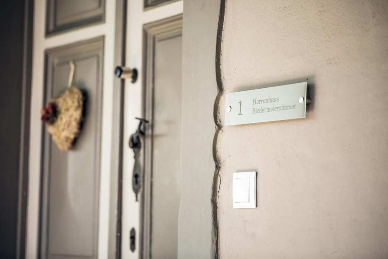 Winzarei, Weingut Tement Villa Berghausen Екстериор снимка