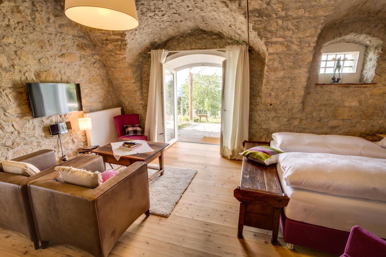 Winzarei, Weingut Tement Villa Berghausen Екстериор снимка