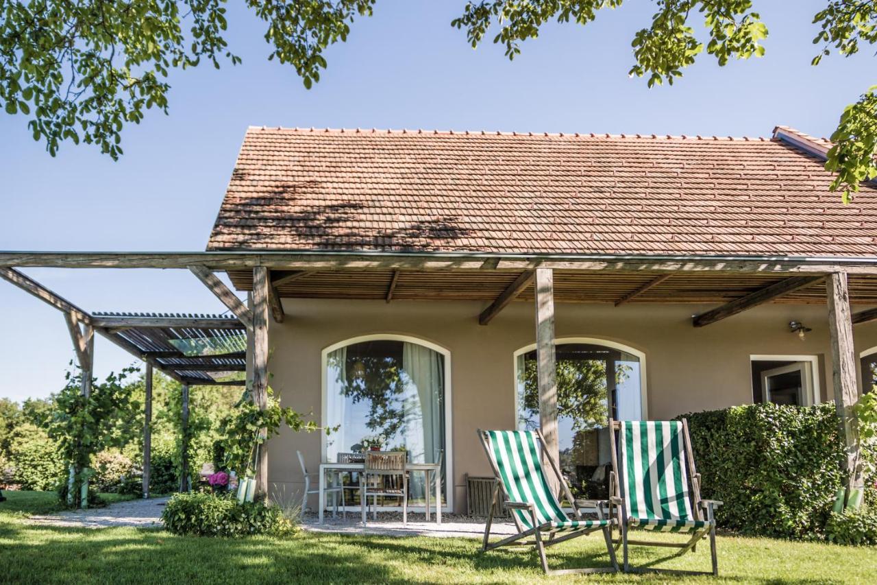 Winzarei, Weingut Tement Villa Berghausen Екстериор снимка