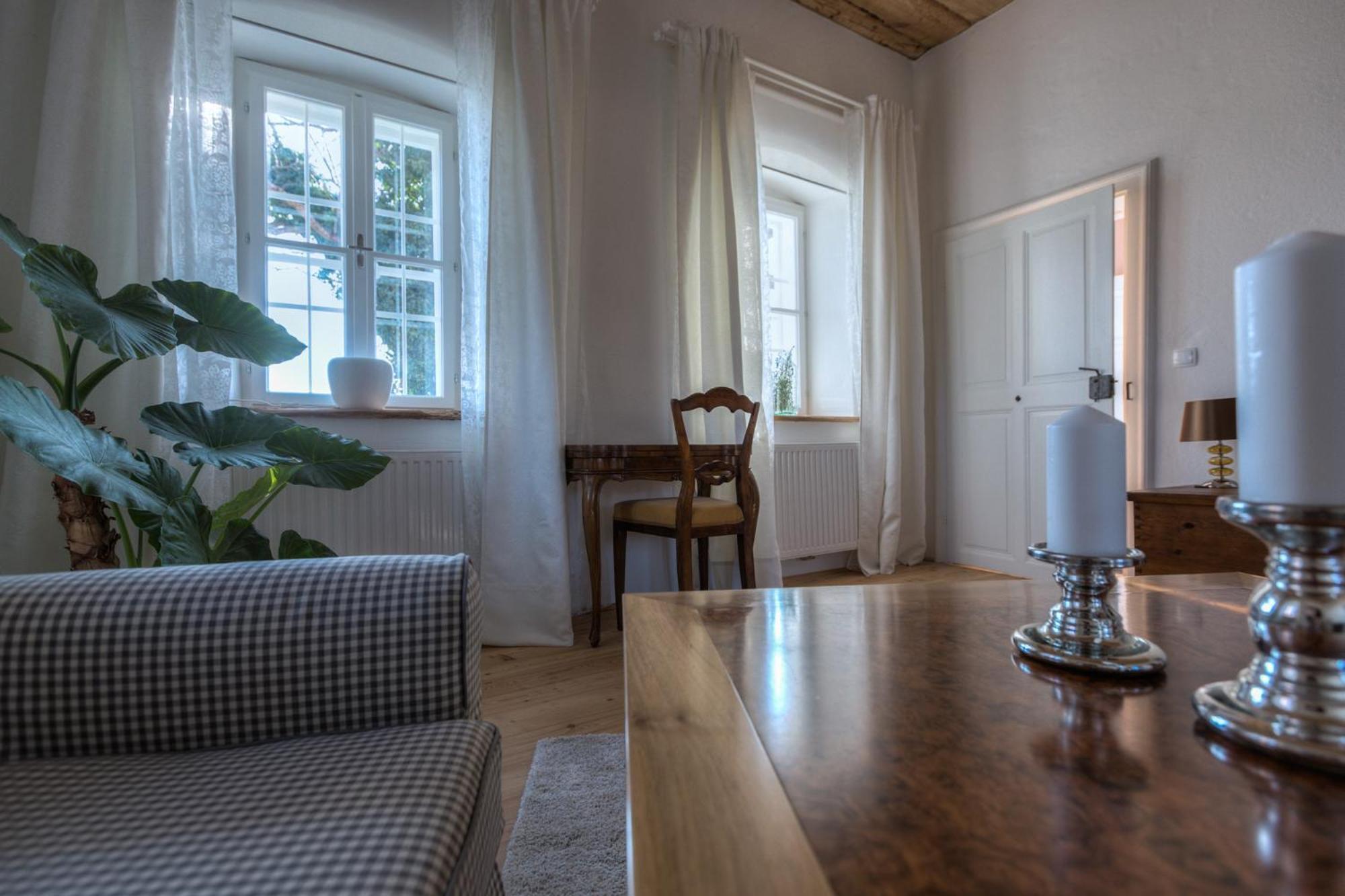 Winzarei, Weingut Tement Villa Berghausen Екстериор снимка
