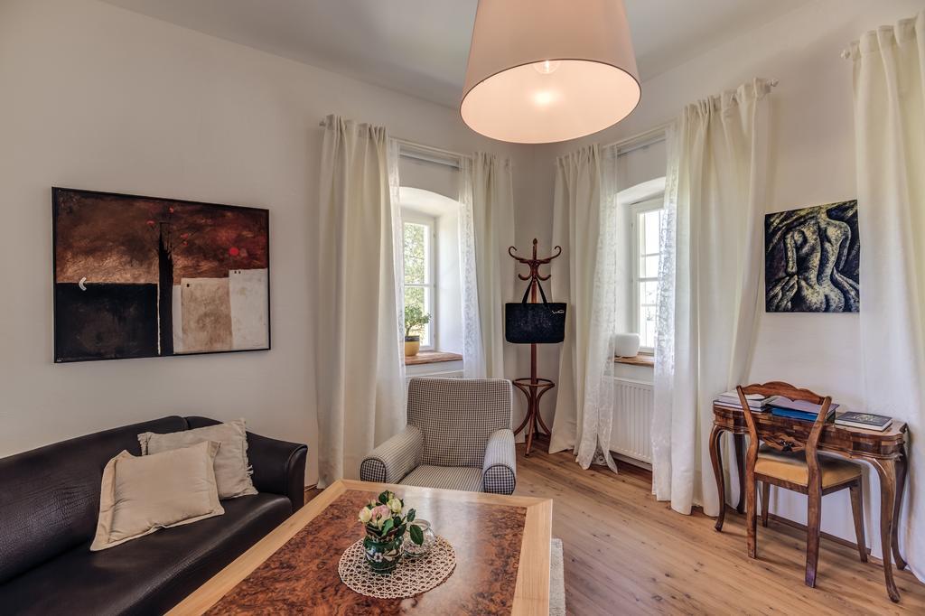 Winzarei, Weingut Tement Villa Berghausen Екстериор снимка